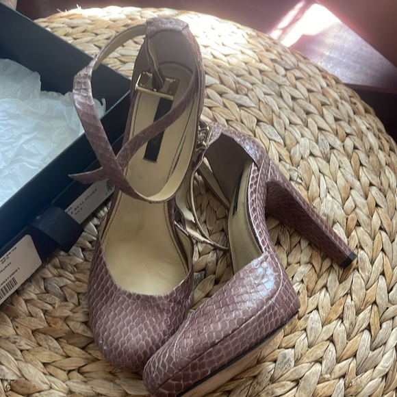 Very Sexy Vintage Rachel Zoe Python Print Stiletto Platform Heels in Rose Hue 🤩 - Picture 7 of 15